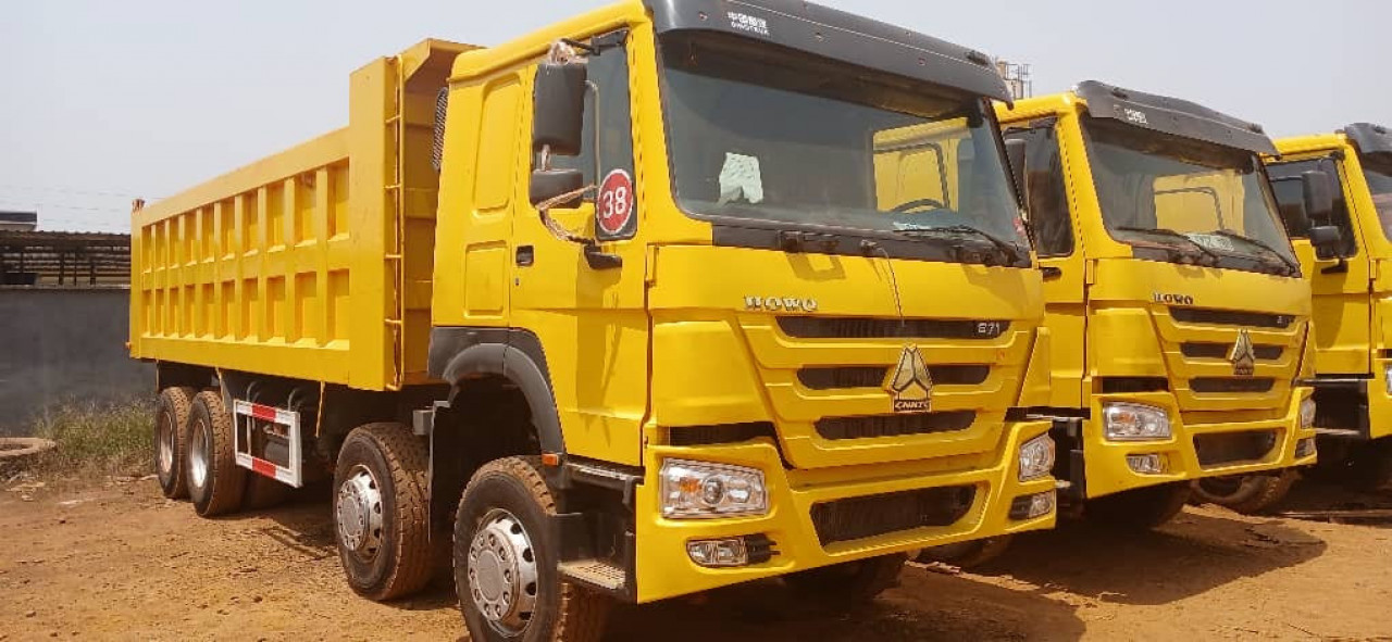 Camions Howo 12Roues, Camions - Autobus, Conakry