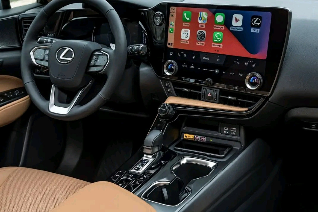 Lexus NX350, Voitures, Conakry