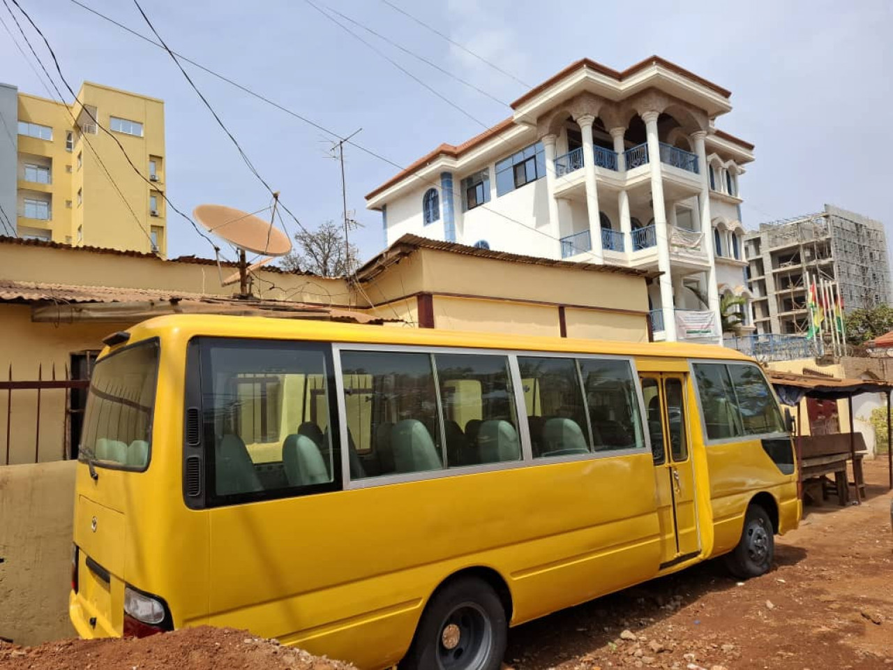 BUS TOYOTA COASTAR 32 PLACES CLIMATISÉE SORTIE PORT, Camions - Autobus, Conakry