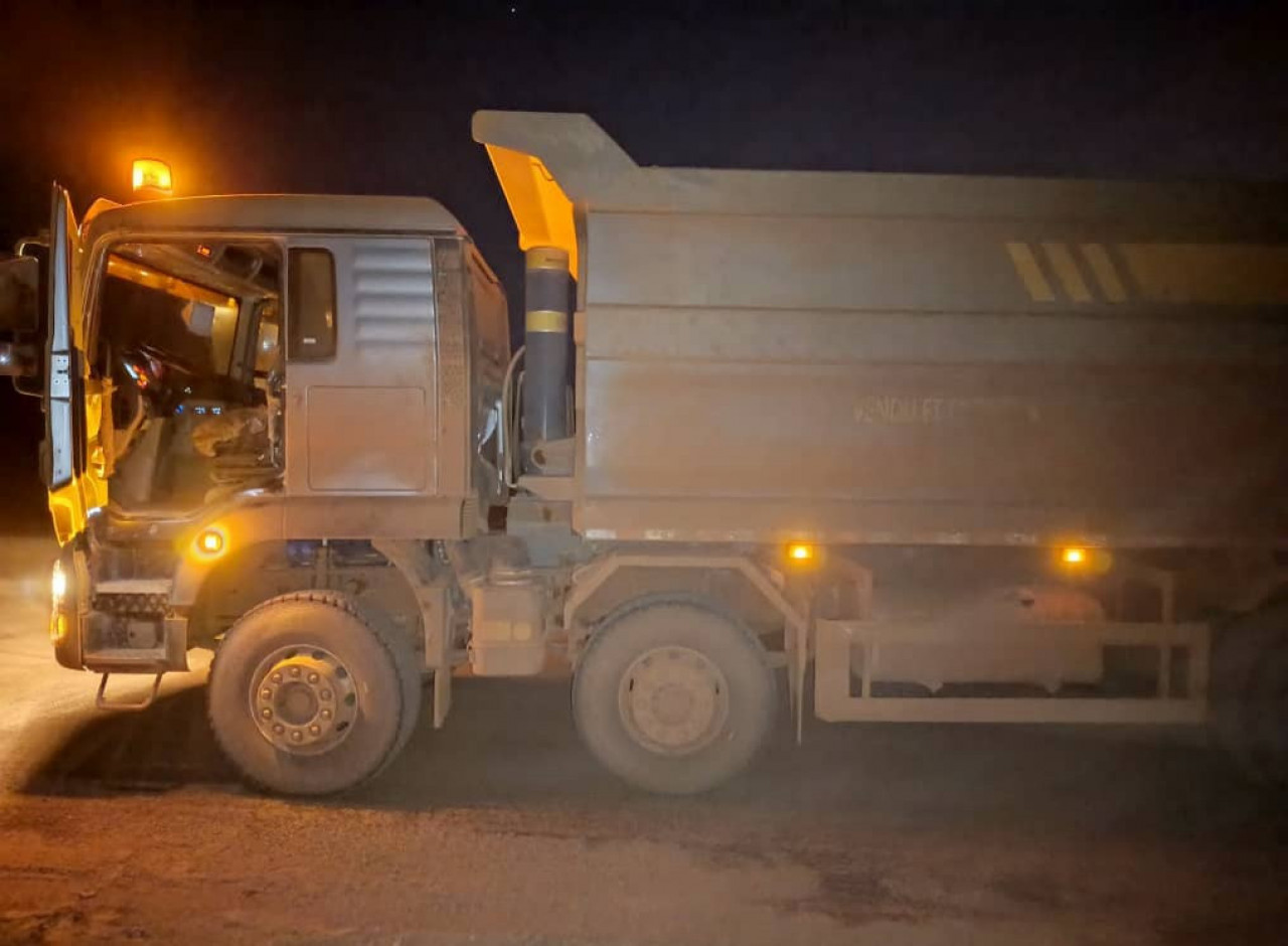 UN CAMION HOWO 12 ROUES SORTIE D'USINE, Camions - Autobus, Conakry