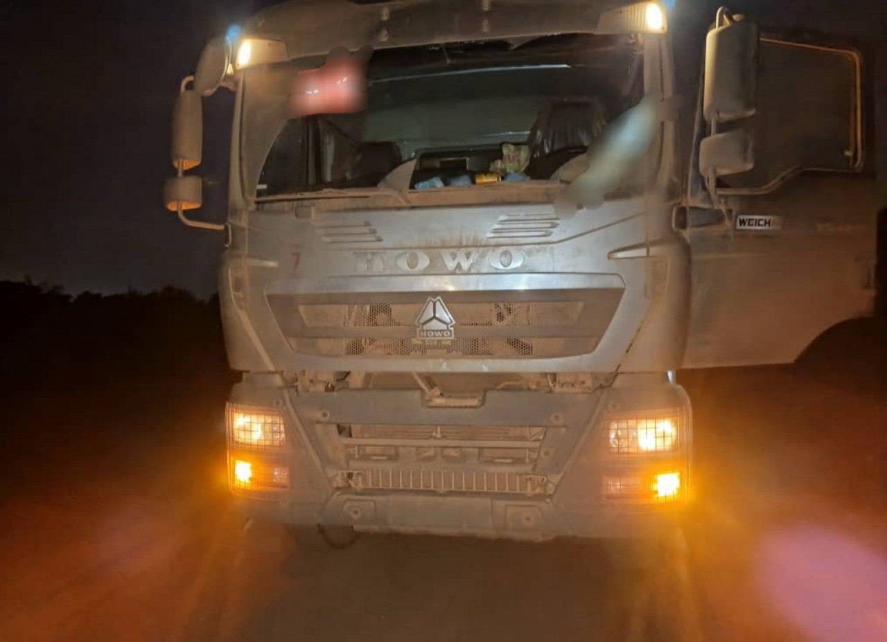 UN CAMION HOWO 12 ROUES SORTIE D'USINE, Camions - Autobus, Conakry