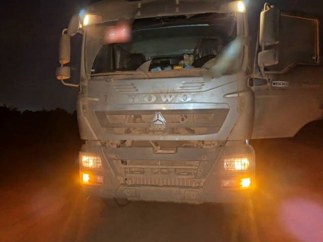UN CAMION HOWO 12 ROUES SORTIE D'USINE, Camions - Autobus, Conakry