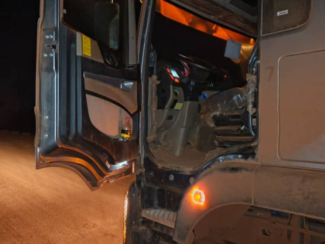 UN CAMION HOWO 12 ROUES SORTIE D'USINE, Camions - Autobus, Conakry