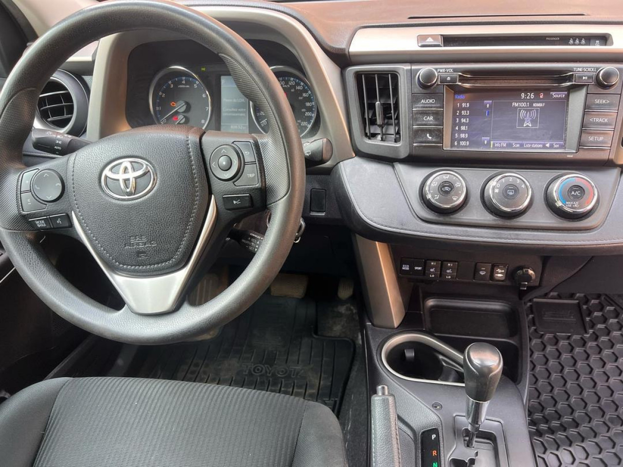 Toyota RAV4 2017, Voitures, Conakry