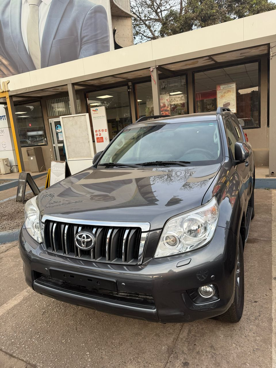TOYOTA PARDO LAND CRUISER DIESEL SORTIE PORT, Voitures, Conakry