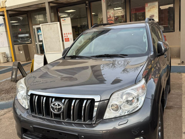 TOYOTA PARDO LAND CRUISER DIESEL SORTIE PORT, Voitures, Conakry