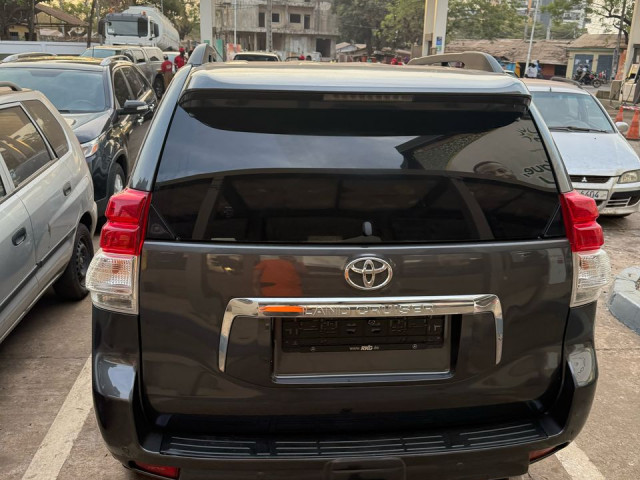 TOYOTA PARDO LAND CRUISER DIESEL SORTIE PORT, Voitures, Conakry