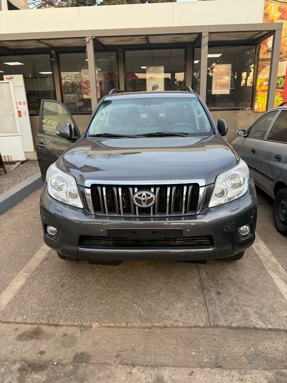 TOYOTA PARDO LAND CRUISER DIESEL SORTIE PORT, Voitures, Conakry