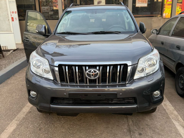 TOYOTA PARDO LAND CRUISER DIESEL SORTIE PORT, Voitures, Conakry