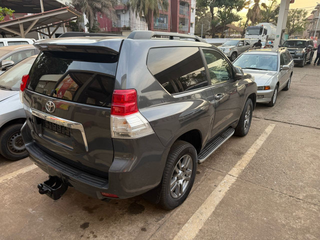 TOYOTA PARDO LAND CRUISER DIESEL SORTIE PORT, Voitures, Conakry