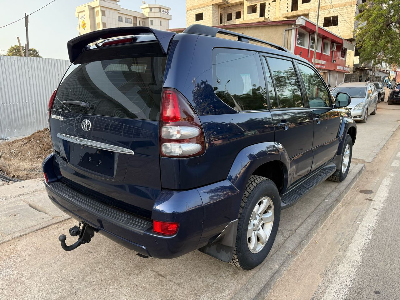 TOYOTA LAND CRUISER CNDD 3 SALLONS 7 PLACES AUTOMATIQUE, Voitures, Conakry