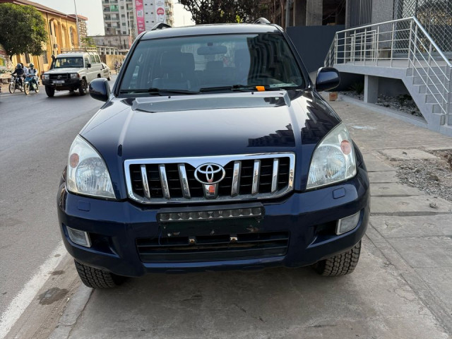 TOYOTA LAND CRUISER CNDD 3 SALLONS 7 PLACES AUTOMATIQUE, Voitures, Conakry