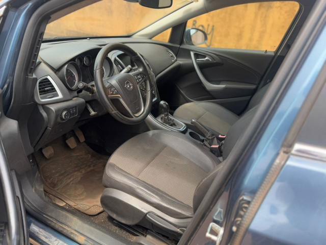 Opel Astra, Voitures, Conakry