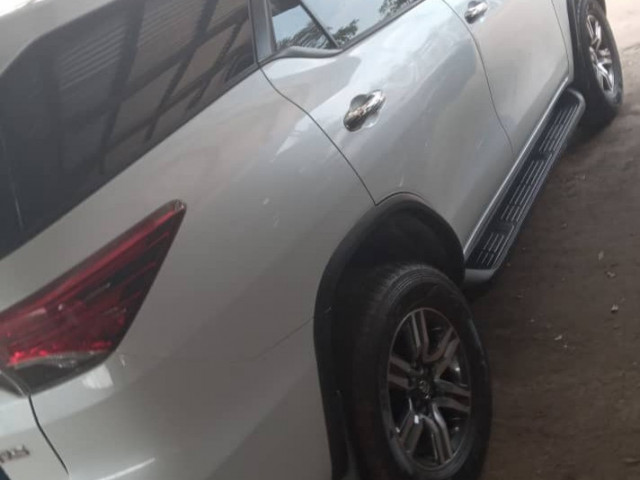 TOYOTA FORTUNER SORTIE D'USINE ANNÉE 2024 AUTOMATIQUE E, Voitures, Conakry