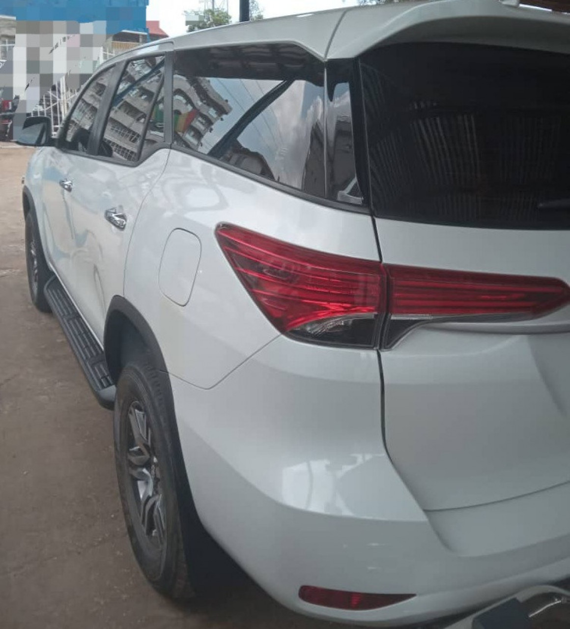 TOYOTA FORTUNER SORTIE D'USINE ANNÉE 2024 AUTOMATIQUE E, Voitures, Conakry
