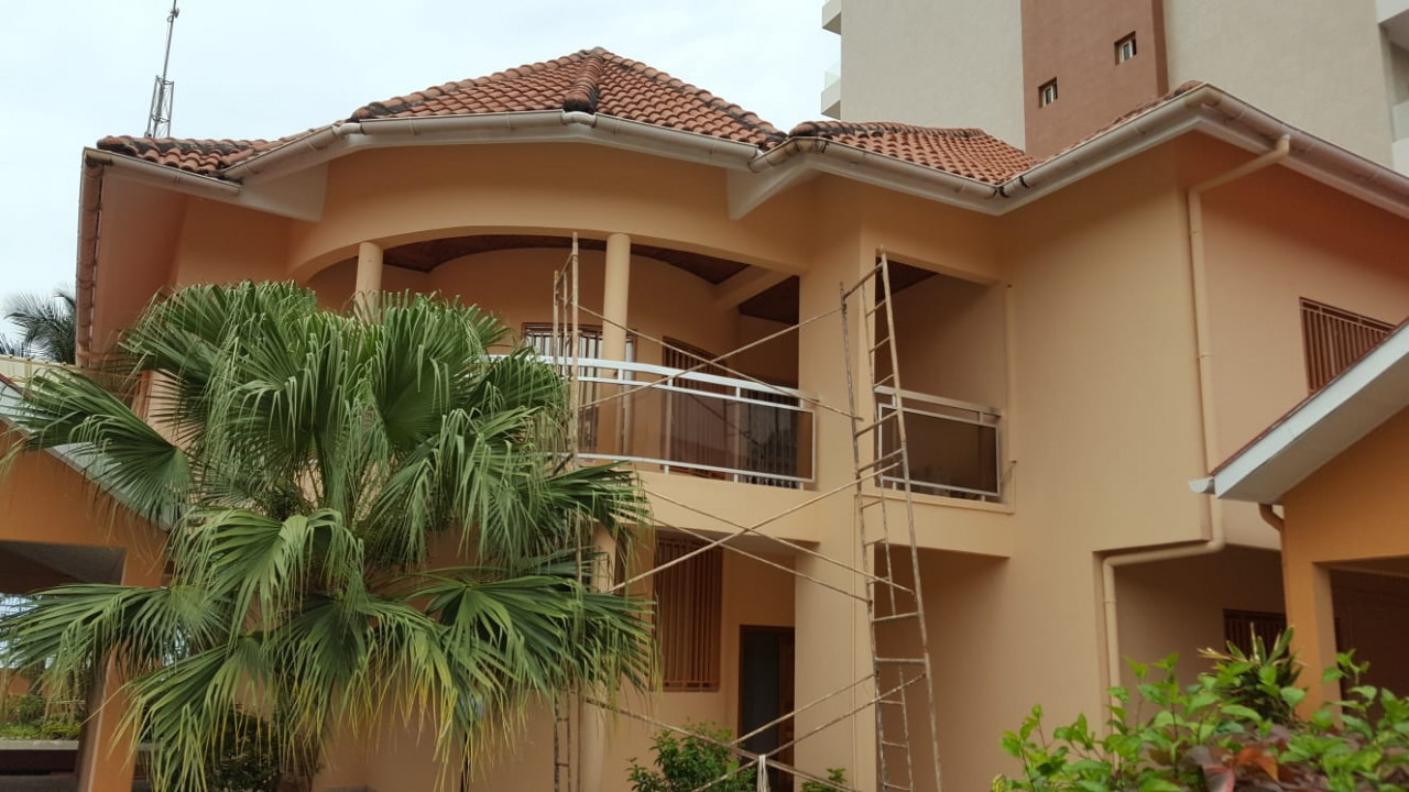 02 𝗩𝗜𝗟𝗟𝗔 𝗘𝗧 𝗨𝗡𝗘 𝗣IS𝗖𝗜𝗡𝗘 sur 2.200 m2 à vendre à Miniere, Autres Immobiliers, Conakry
