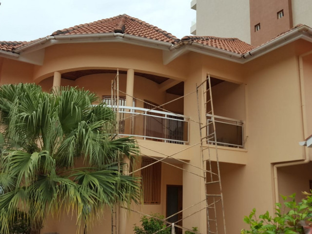 02 𝗩𝗜𝗟𝗟𝗔 𝗘𝗧 𝗨𝗡𝗘 𝗣IS𝗖𝗜𝗡𝗘 sur 2.200 m2 à vendre à Miniere, Autres Immobiliers, Conakry