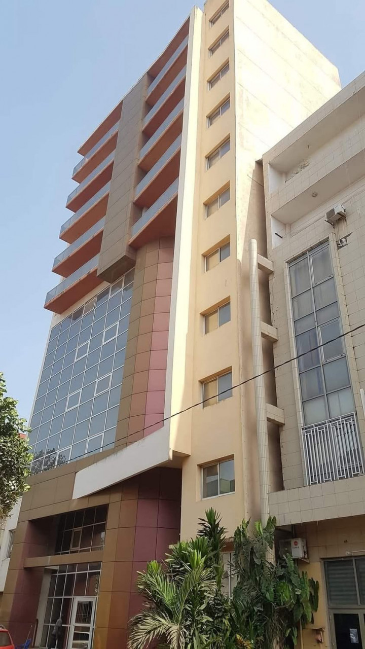 VENTE  d'un 𝗜𝗠𝗠𝗘𝗨𝗕𝗟𝗘 𝗥+9 A Kaloum, Autres Immobiliers, Conakry