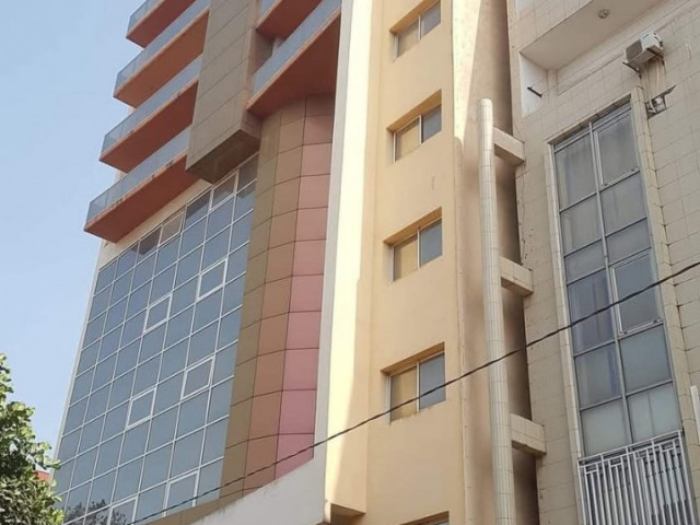 VENTE d'un ๐๐ ๐ ๐๐จ๐๐๐ ๐ฅ+9 A Kaloum, Autres Immobiliers, Conakry