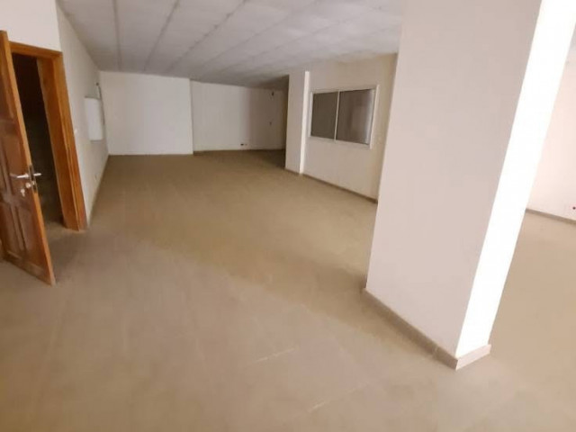 VENTE d'un ๐๐ ๐ ๐๐จ๐๐๐ ๐ฅ+9 A Kaloum, Autres Immobiliers, Conakry