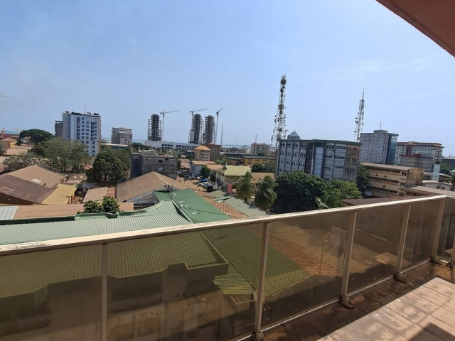 VENTE d'un ๐๐ ๐ ๐๐จ๐๐๐ ๐ฅ+9 A Kaloum, Autres Immobiliers, Conakry