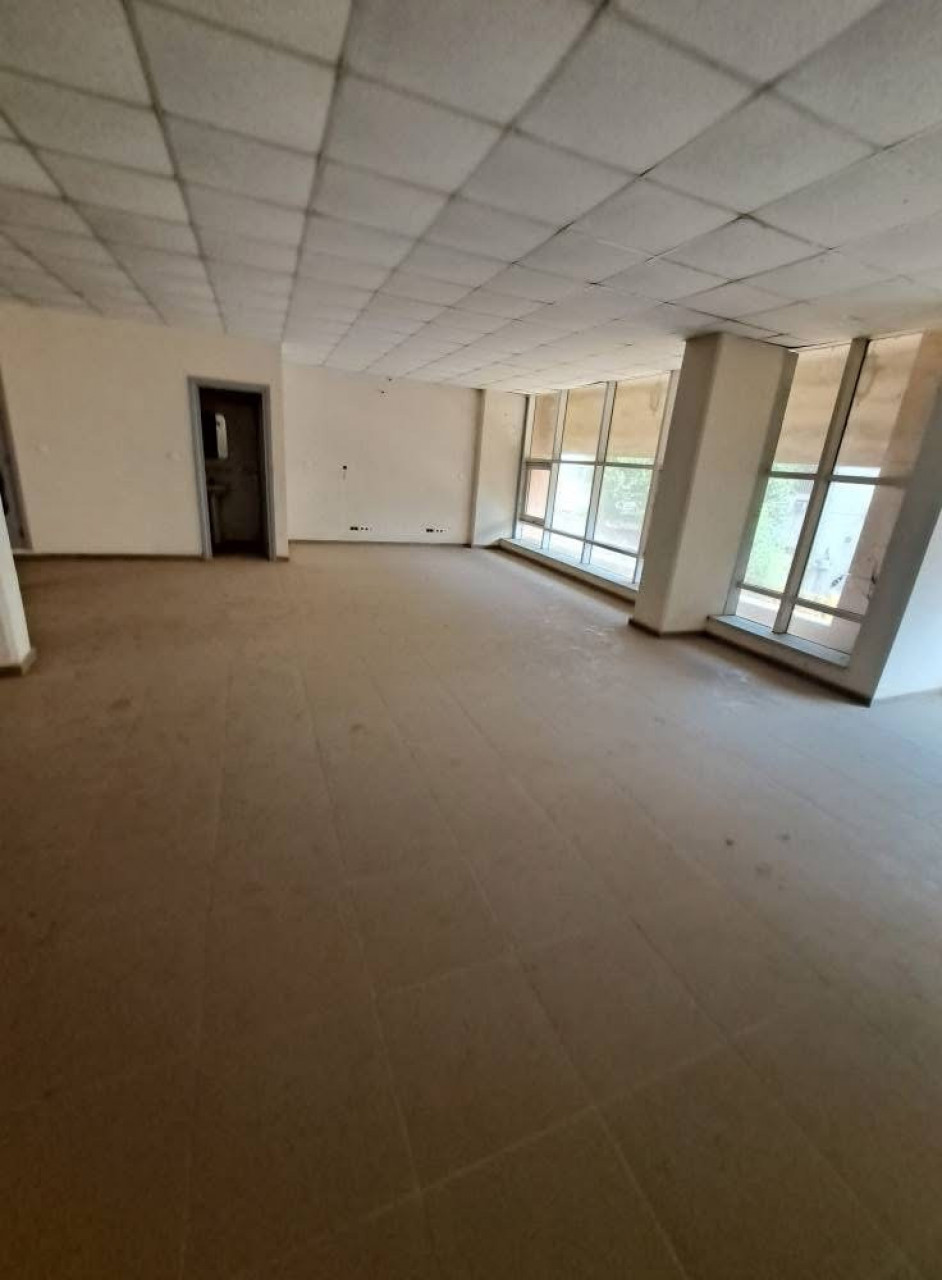 VENTE  d'un 𝗜𝗠𝗠𝗘𝗨𝗕𝗟𝗘 𝗥+9 A Kaloum, Autres Immobiliers, Conakry