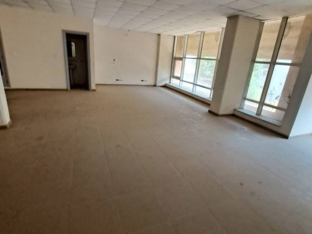 VENTE d'un ๐๐ ๐ ๐๐จ๐๐๐ ๐ฅ+9 A Kaloum, Autres Immobiliers, Conakry