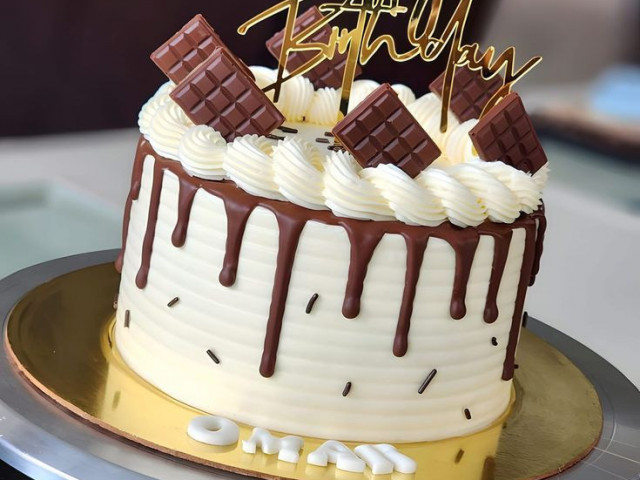 Gâteaux anniversaire, Commerces à Vendre, Conakry