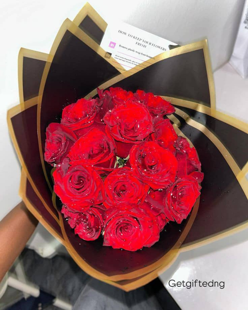 Surprise anniversaire , bouquet , famfariste, gâteaux, Pour les Événements, Conakry