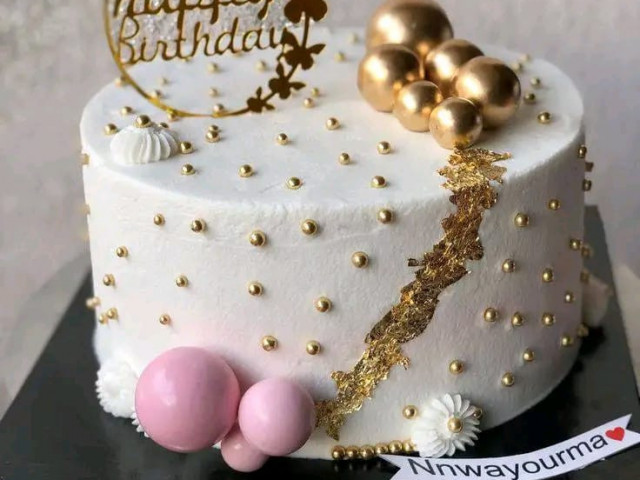 Surprise anniversaire , bouquet , famfariste, gâteaux, Pour les Événements, Conakry