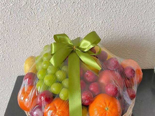 Surprise anniversaire 🎉 gâteau, bouquet , famfariste ,, Pour les Événements, Conakry