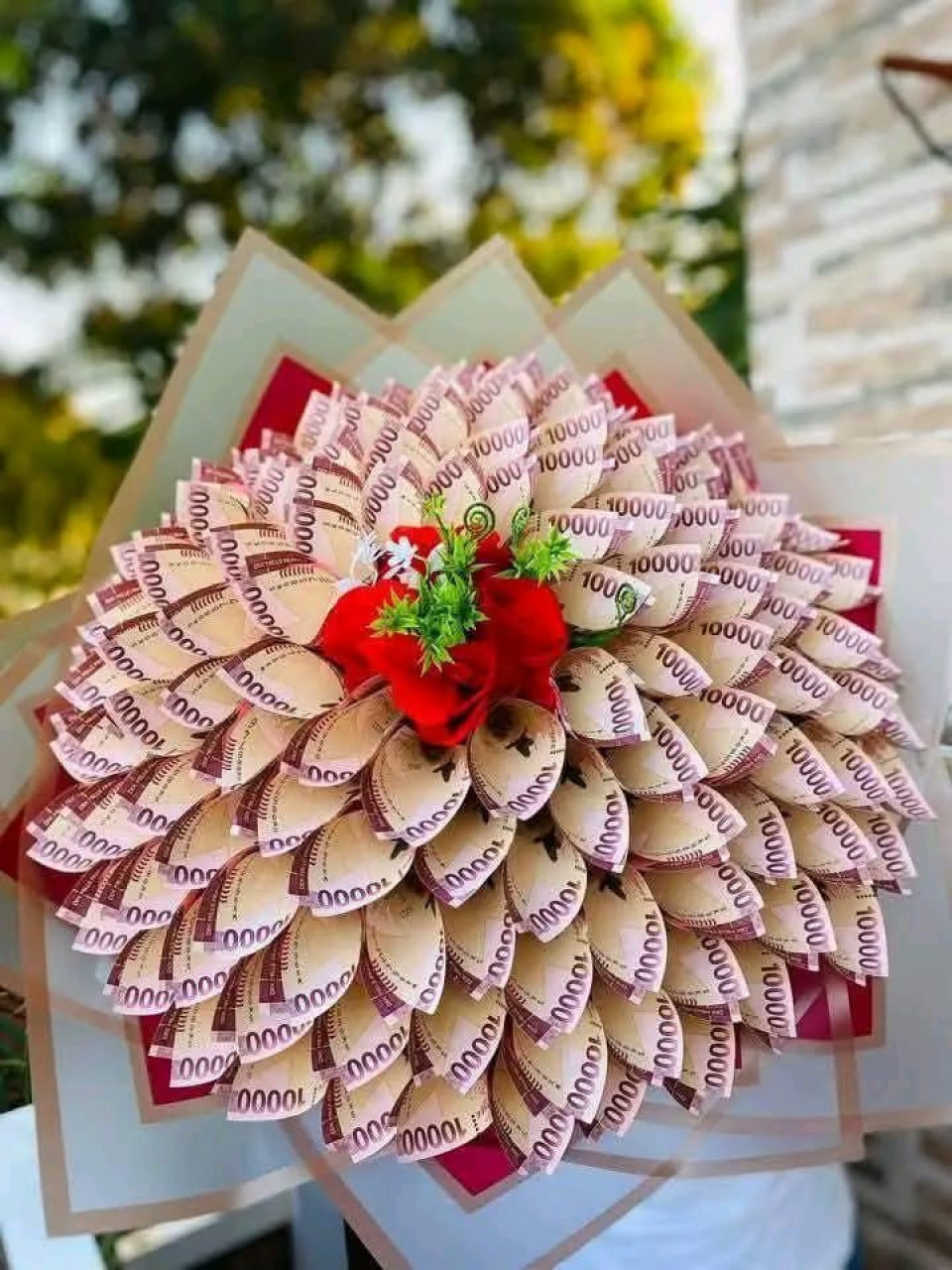 Surprise anniversaire 🎉 gâteau, bouquet , famfariste ,, Pour les Événements, Conakry