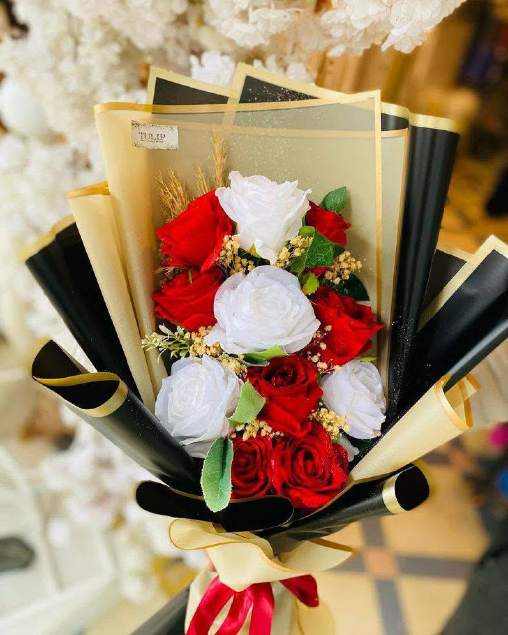 Surprise anniversaire 🥳🎉 gâteau , bouquet, famfariste, Pour les Événements, Conakry