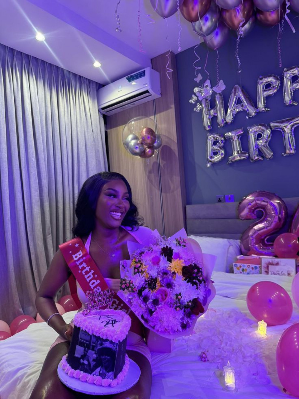 Surprise anniversaire 🥳🎉 gâteau , bouquet, famfariste, Pour les Événements, Conakry
