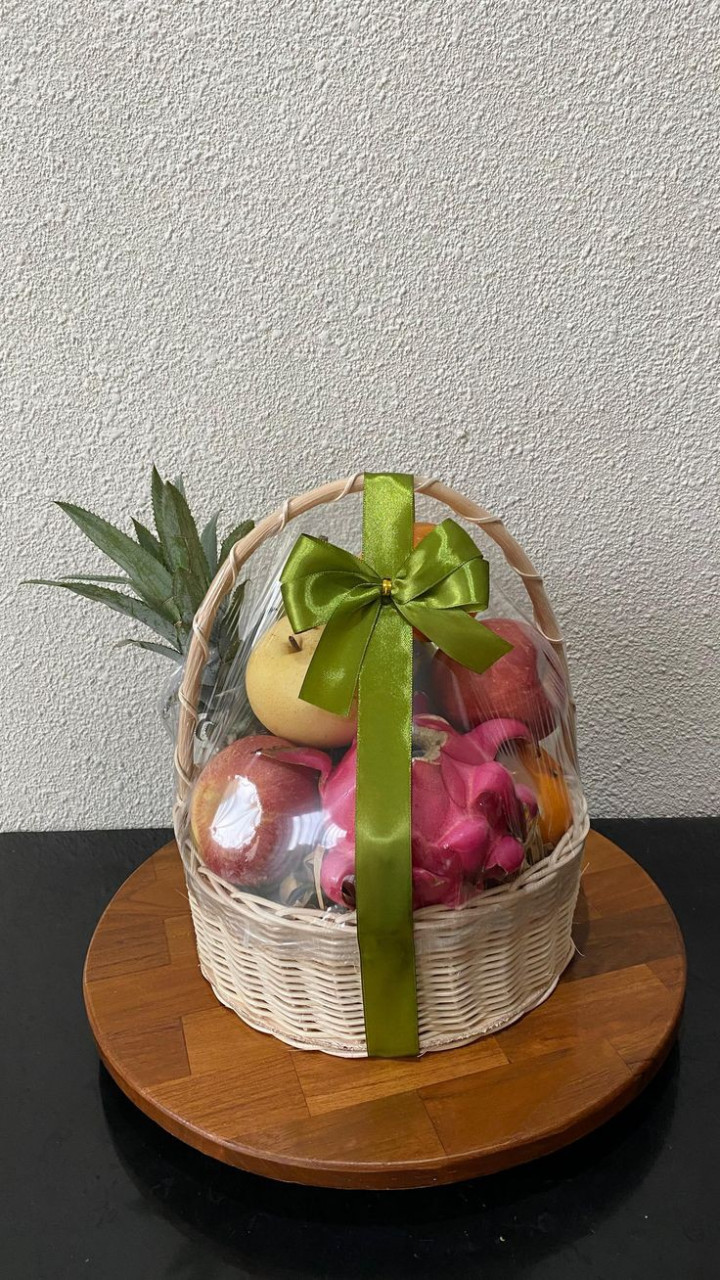 Surprise anniversaire 🥳🎉 gâteau , bouquet, famfariste, Pour les Événements, Conakry