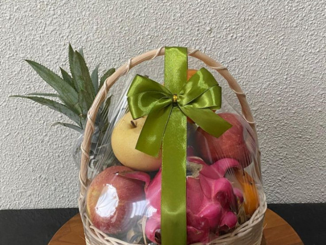 Surprise anniversaire 🥳🎉 gâteau , bouquet, famfariste, Pour les Événements, Conakry