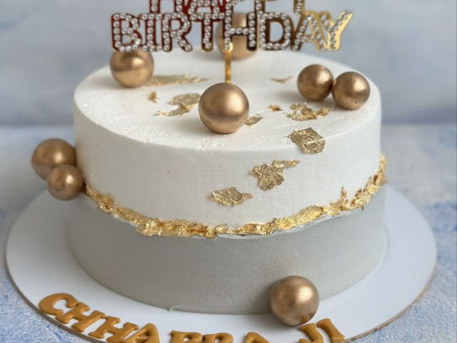 Surprise anniversaire 🥳🎉 gâteau , bouquet, famfariste, Pour les Événements, Conakry