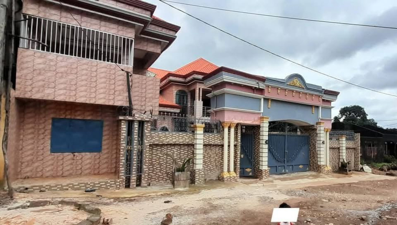 Vente d'un Somptueux Duplex sis à  #Tombolia, Maisons, Conakry