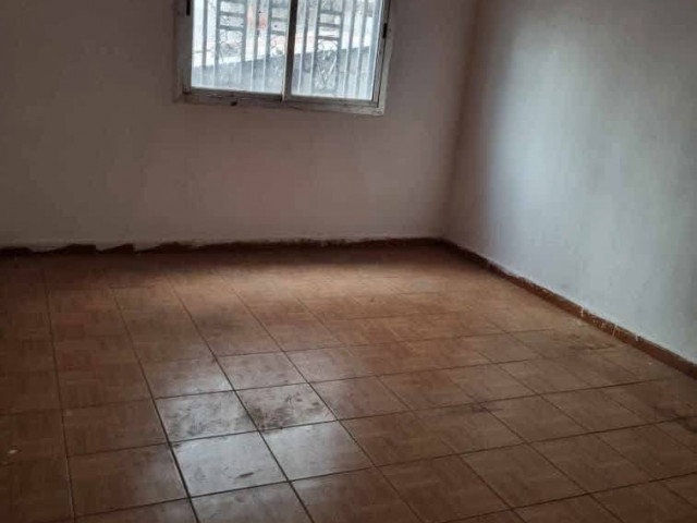 Vente d'une concession entière, située à lambangny, Maisons, Conakry