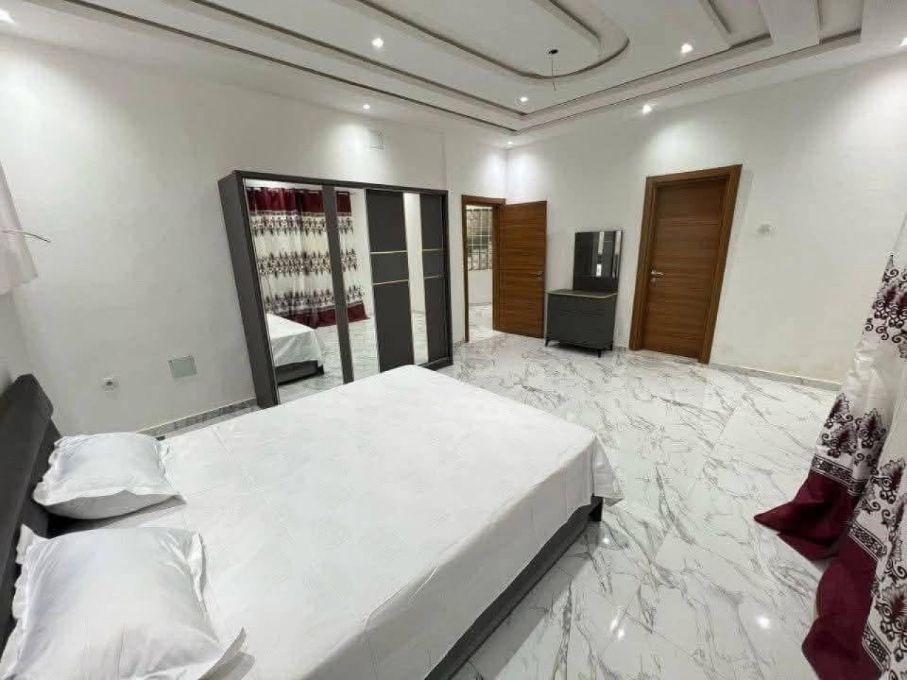 Location d'un #duplex  meublé avec piscine à Kountia, Maisons, Conakry