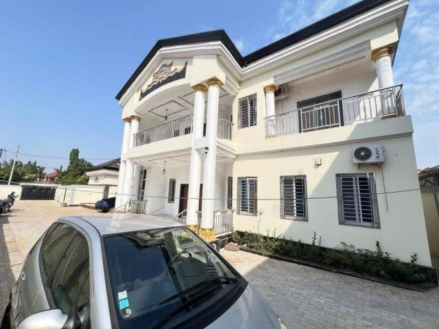 Location d'un #duplex meublé avec piscine à Kountia, Maisons, Conakry