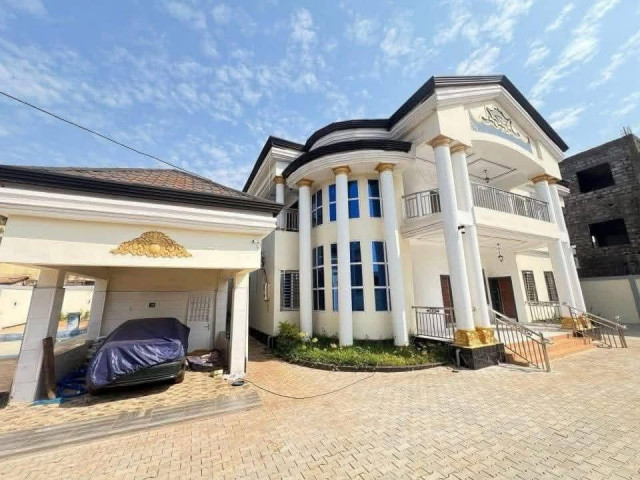 Location d'un #duplex meublé avec piscine à Kountia, Maisons, Conakry