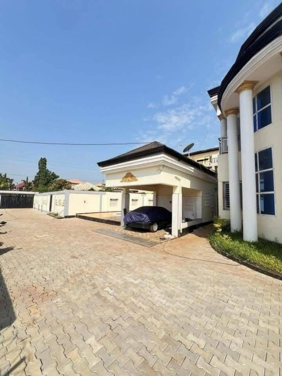 Location d'un #duplex  meublé avec piscine à Kountia, Maisons, Conakry