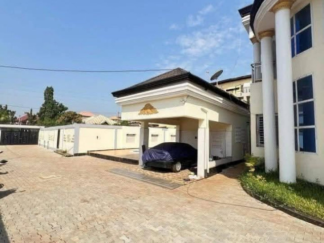 Location d'un #duplex meublé avec piscine à Kountia, Maisons, Conakry