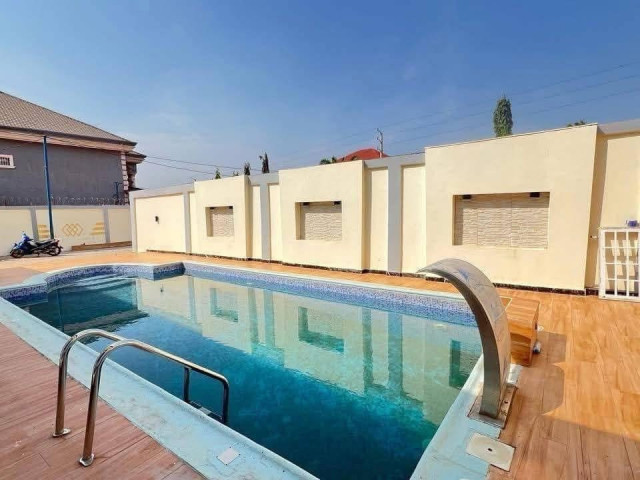 Location d'un #duplex meublé avec piscine à Kountia, Maisons, Conakry