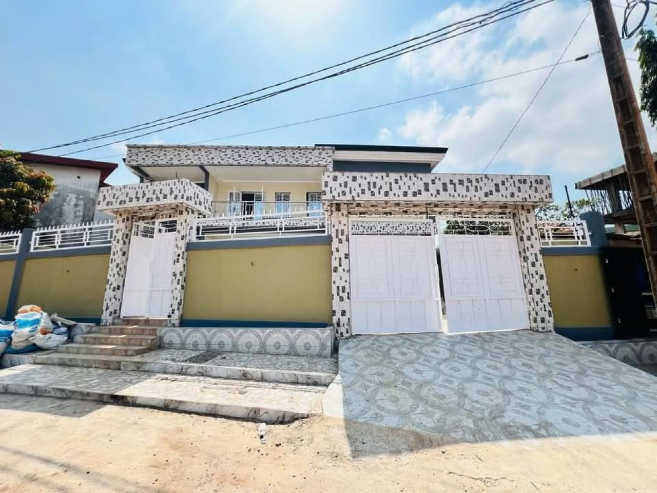 𝘃𝗲𝗻𝘁𝗲 𝗱'𝘂𝗻 #𝗱𝘂𝗽𝗹𝗲𝘅 𝘀𝗶𝘀 à #𝗟𝗮𝗺𝗯𝗮𝗻𝗴𝗻𝘆, Maisons, Conakry