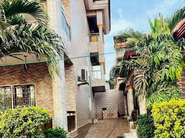 A_VENDRE #Triplex R+2 avec #Titre_Foncier ร #KOBAYA, Locaux Commerciaux, Conakry