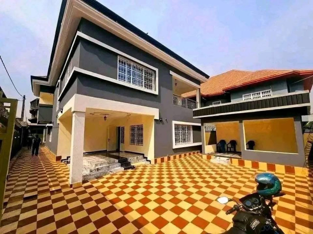 Un magnifique Duplex + Annexe à VENDRE à Lambandji, Maisons, Conakry