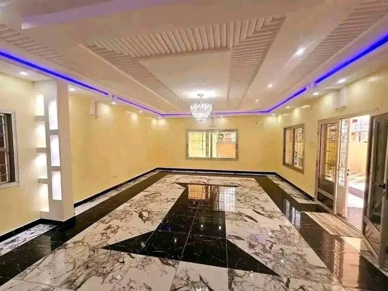 Un magnifique Duplex + Annexe à VENDRE à Lambandji, Maisons, Conakry