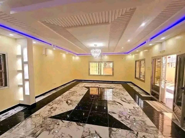 Un magnifique Duplex + Annexe à VENDRE à Lambandji, Maisons, Conakry